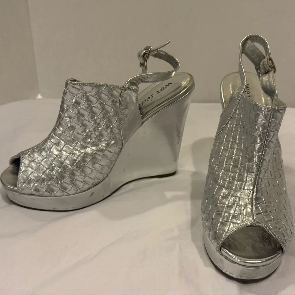 Wet Seal Size 9 Silver Woven Wedge Sandals Disco Party Date Night Barbiecore